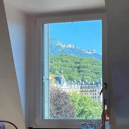 Neuf Et Elegant Avec Vue Degagee Sur Les Montagnes Et Dans Le Centre Aix-les-Bains